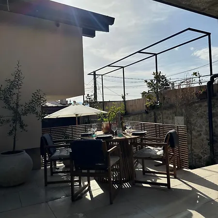 Stylish Two Bedroom Family *